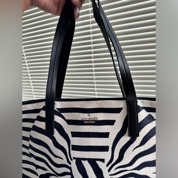 Kate Spade Weekender Tote Bag - Picture 8 of 10